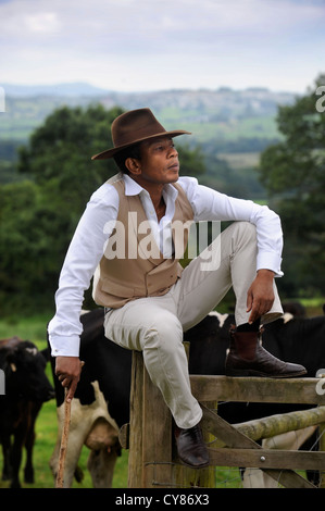 Wilfred Emmanuel-Jones betreibt ein Vieh auf dem Bauernhof in Devon und besitzt der schwarze Bauer Fleischprodukte Aug 2009 Marke Stockfoto