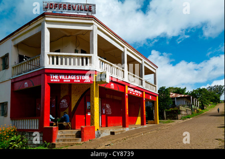 Ein Einkaufszentrum, Avenue Joffre, Main Street in Joffreville, Madagaskar Stockfoto