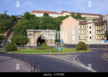 Clark adam Square in der Nähe des Buda tunnel Eingang in Budapest, Ungarn. Stockfoto