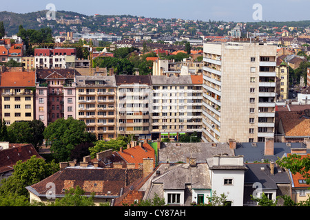 Budaer Seite von Budapest Stadtbild, Wohnviertel, Mehrfamilienhäuser, Eigentumswohnungen, Wohnungen, Häusern. Stockfoto