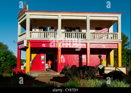 Ein Einkaufszentrum, Avenue Joffre, Main Street in Joffreville, Madagaskar Stockfoto