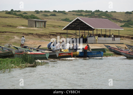 Uganda, Hütte Kanal verbindet Lake Edward Lake George Local Fischer Stockfoto