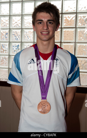 Max Whitlock 2 x Bronzemedaille posiert für ein Foto Stockfoto