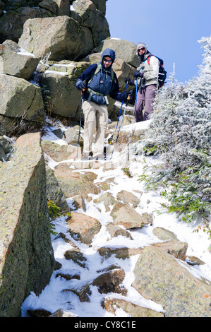 Paar Wanderer hinunter die Franconia ridge Trail, New Hampshire, USA. Stockfoto