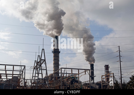 Stromerzeugung in einem Zuckerrohr-Mühle, Maui, Hawaii. Stockfoto