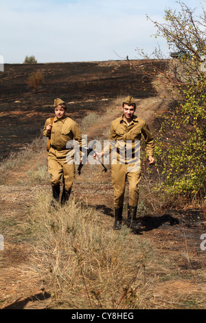 Mitglieder der 'Frontier' Geschichte Club trägt historische sowjetische uniform Stockfoto