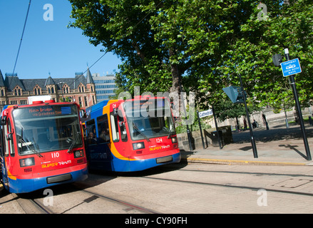 Straßenbahnen im Stadtzentrum von Sheffield, South Yorkshire UK Stockfoto