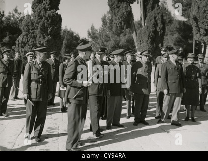 Staats-und Regierungschefs in Jerusalem auf dem Weg zurück von Teheran-Konferenz, Dezember, 1943.See unten stehende Beschreibung für Namen. Foto Lewis Gale Stockfoto