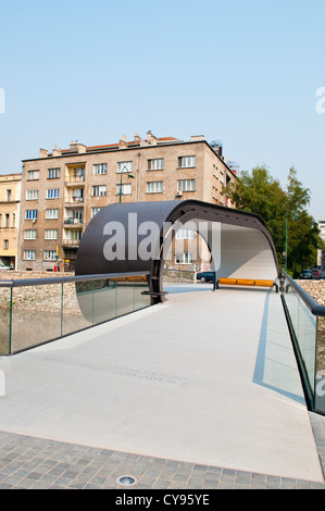 Festina Lente-Brücke über den Fluss Miljacka, eröffnet 2012, Sarajevo, Bosnien und Herzegowina Stockfoto