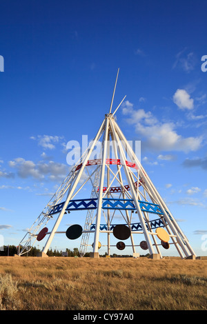 Saamis Tipi, weltweit größte Tipi, Medicine Hat, Alberta, Kanada Stockfoto