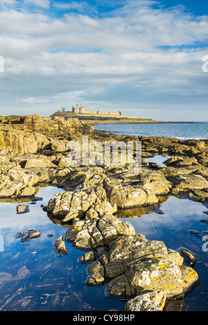 Dunstanburgh Castle aus "Turner Ansicht" an der Northumbrian Küste nahe dem Dorf Craster, Northumberland, England Stockfoto