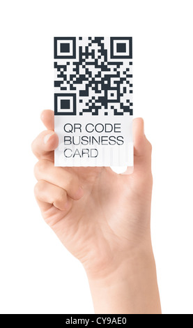 Hand zeigt Visitenkarten mit QR-Code-Daten-Informationen. Isoliert auf weiss. Stockfoto