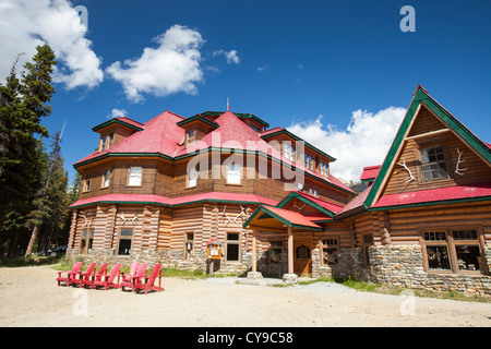 Die Num Ti Jah Lodge in der Nähe von Bow Lake in den kanadischen Rockies. Stockfoto