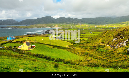 Die Küste bei Route R572 nahe der Stadt von Killough West, County Kerry, Irland. Stockfoto