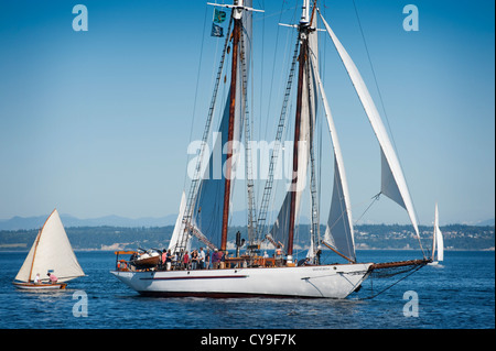 Die Abenteurerin ist eine 133-Fuß Gaff rigged Schoner startete im Jahre 1913 in East Boothbay, Maine. Jetzt fährt sie den Puget Sound, WA. Stockfoto