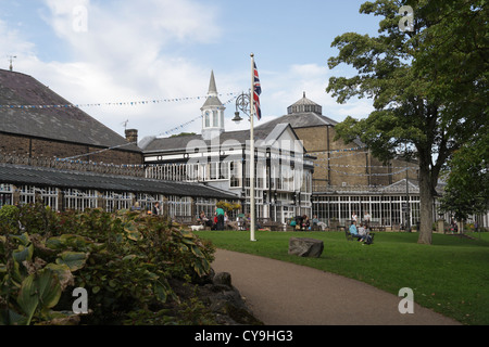 Die Pavilion Gardens in Buxton Derbyshire England Stockfoto