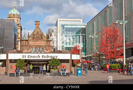 Eingang zur St Enoch Subway, einer U-Bahnstation im Stadtzentrum von Glasgow, Schottland. Stockfoto