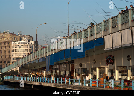 Galata-Brücke über das Goldene Horn, Istanbul Stockfoto