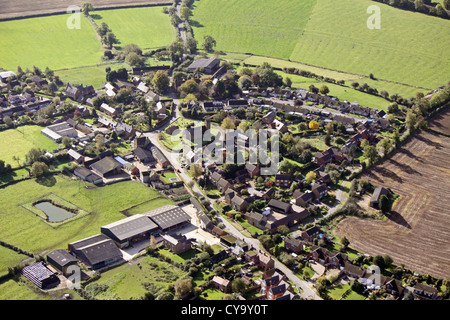 Luftaufnahme von Claydon Dorf in Oxfordshire Stockfoto