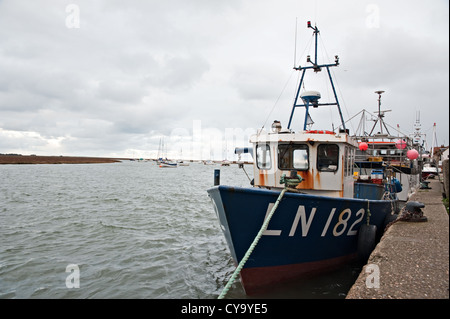 Angelboote/Fischerboote vertäut am Wells-Next-the-Sea Stockfoto