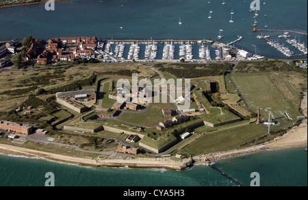 Luftaufnahme des Fort Cumberland am Langstone Harbour, in der Nähe von Portsmouth Southsea Strand Stockfoto