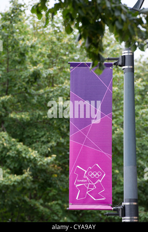 Banner auf einer Londoner Straße feiert die 2012 Olympischen Spiele in London, England. Stockfoto