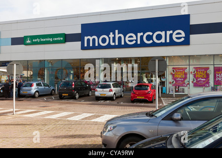 Mothercare und Frühförderung Zentrum Ladengeschäft speichern Steckdose auf Retail Parks, Newport Road, Cardiff, Wales UK. Stockfoto