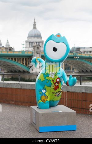 Statue von London 2012 Olympische Maskottchen Wenlock am Ufer der Themse, London. Stockfoto