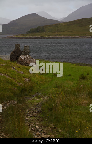 Ein verfallenes Haus am Ufer des Loch Spelve, Isle of Mull, Schottland Stockfoto