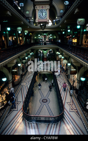 Australien, Sydney, das Innere der Königin Victoria Shopping Centre, eines der exklusivsten Einkaufszentren in Sydney. Stockfoto