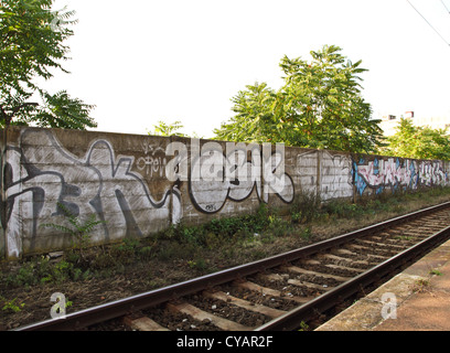 Wand mit Graffiti Stockfoto
