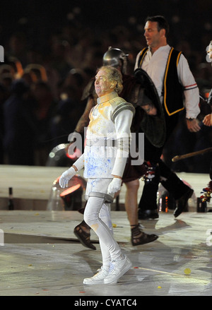 Eric Idle führt bei der London 2012 Olympische Abschlussfeier Stockfoto