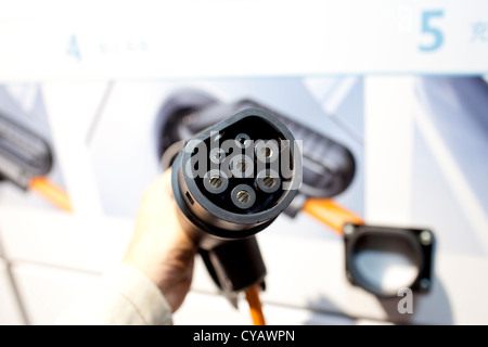 Stecker und Buchse für ein Hybrid-Ladegerät Stockfoto