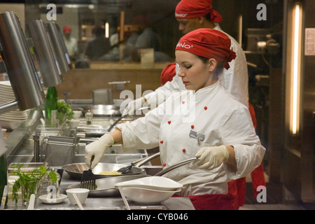 Europa, Schweiz, Zürich, Sihlcity Einkaufszentrum, Restaurant, orientalisches Essen Stockfoto