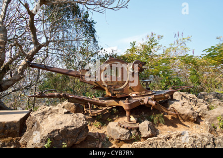 Alten Artillerie an der Schläfe Mount Phou Si in Luang Prabang, Laos Stockfoto