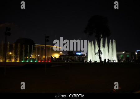 El Circuito Magico de Agua.  Aufwändig beleuchteten Brunnen an der Magic Water Park. Lima, Peru. Stockfoto