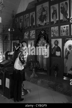 in der Kirche, Feier zum Schutz der Muttergottes, Lugansk, Ukraine, 14. Oktober 2012 Stockfoto