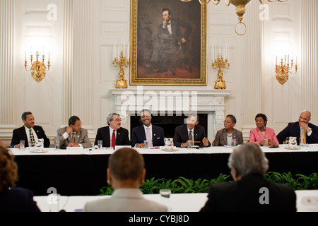 US-Präsident Barack Obama trifft sich mit der Congressional Black Caucus 12. Mai 2011 in der State Dining Room des weißen Hauses Stockfoto