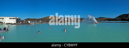 Panorama-Foto von geothermischen Außenpool und Kraftwerk an der blauen Lagune, Island Stockfoto