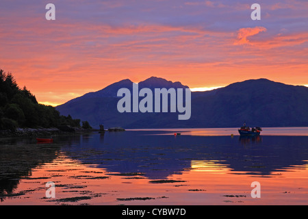 UK Schottland Strathclyde Argyll Loch Linnhe Sonnenuntergang und den Hügeln von Morven Stockfoto