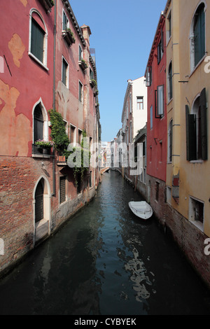 Bella Italia-Serie. Venedig - die Perle Italiens. Straße in Venedig. Stockfoto