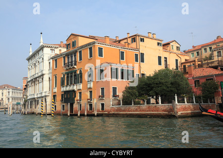 Bella Italia-Serie. Venedig - die Perle Italiens. Altbauten in einen Canal Grande. Stockfoto