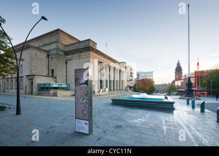 Marktschreier Pool und Sheffield City Hall - Sheffield, England, UK Stockfoto