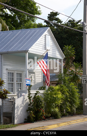 Key West Ferienhaus fliegen uns Flagge und Obama 2012 Plakat Key West Florida usa Stockfoto