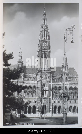 Ein Blick auf das Wiener Rathaus in eine alte Postkarte Stockfoto