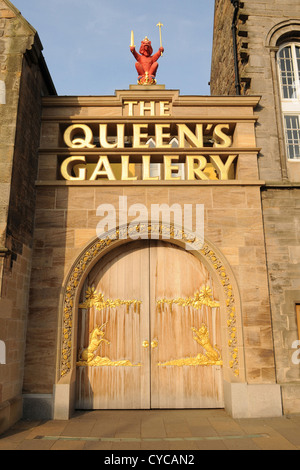 Holz Tür des berühmten Queen's Gallery in Edinburgh, Schottland Stockfoto