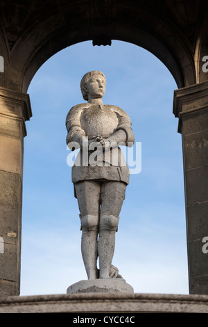 Statue von Jeanne d ' Arc an Le Denkmal Commémoratif de Jeanne D'arc (1892), Bonsecours Haute-Normandie, Frankreich Stockfoto