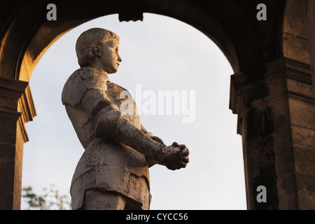 Statue von Jeanne d ' Arc an Le Denkmal Commémoratif de Jeanne D'arc (1892), Bonsecours Haute-Normandie, Frankreich Stockfoto