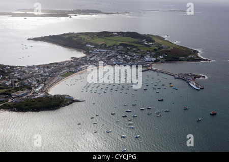 Luftaufnahme des Hafen von Hugh Town, St Mary's, Scilly-Inseln Stockfoto