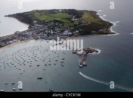 Luftaufnahme des Hafen von Hugh Town, St Mary's, Scilly-Inseln Stockfoto